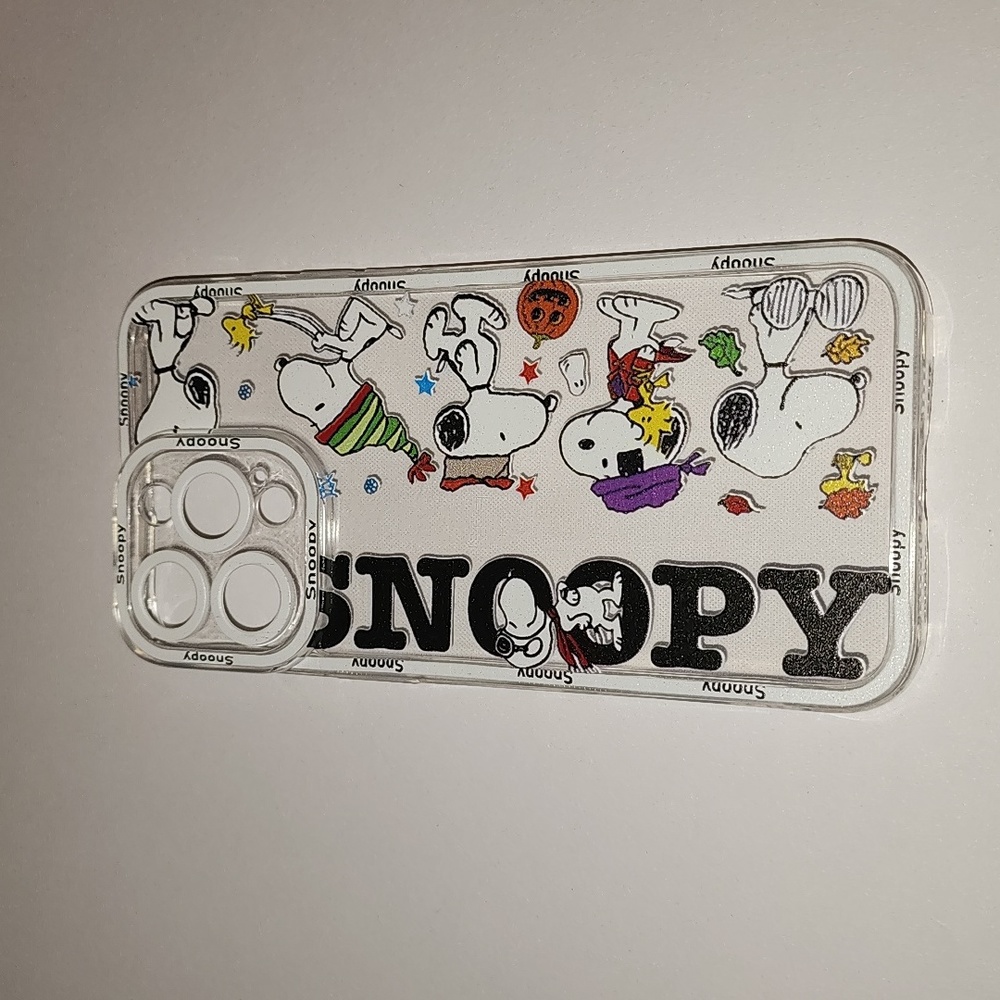 Brand new Apple IPhone 🍎 15 Pro Max   Peanuts Snoopy soft Silicone Phone Case